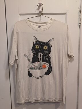 Cat Eating Ramen Cream T-shirt - XL